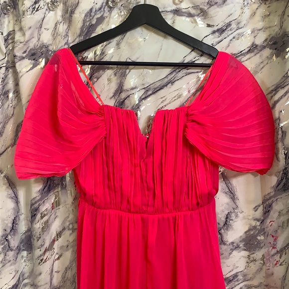 Elegant pink dress with off-the-shoulder straps - Picture 4 of 4